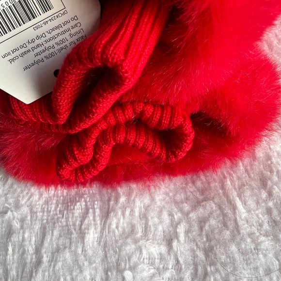 Cozy Red Mittens - Picture 6 of 6